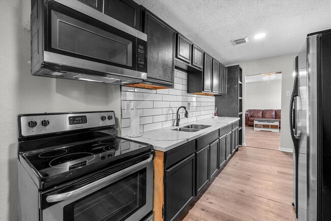 Building Photo - 5107 Dickens Rd