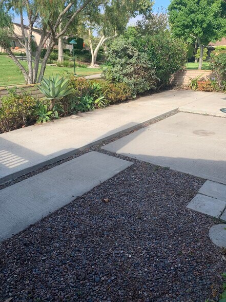 Rear patio - 5146 Maple