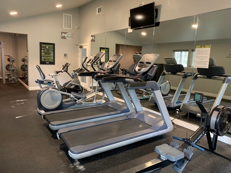 Fitness Center - 515 Canyon Oaks Dr