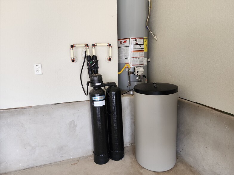 Building Photo - 27423 Paraiso Sands