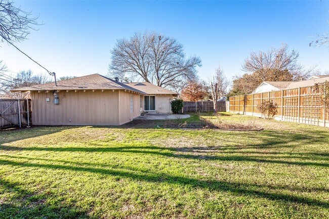 Building Photo - 9306 Forest Hills Blvd