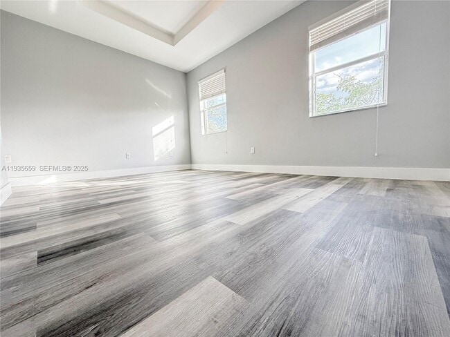 Building Photo - 134 SE 28th Ter