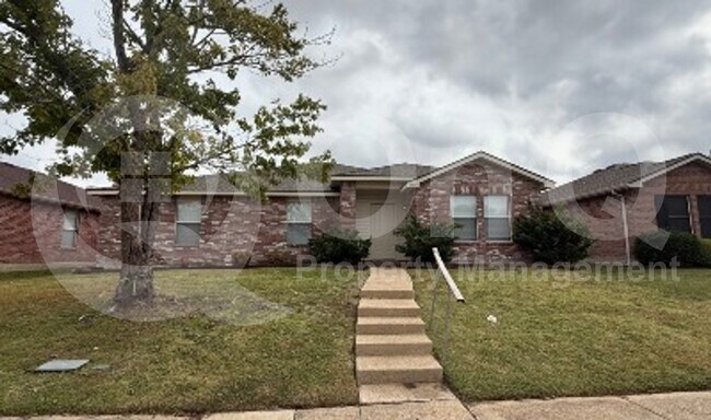 Primary Photo - 1505 Stewart Dr