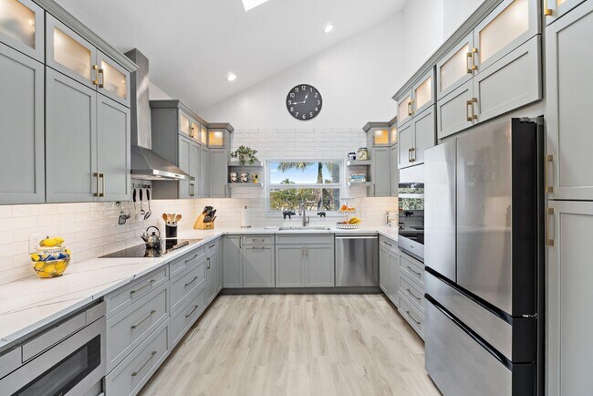 Building Photo - 4161 S US Hwy 1