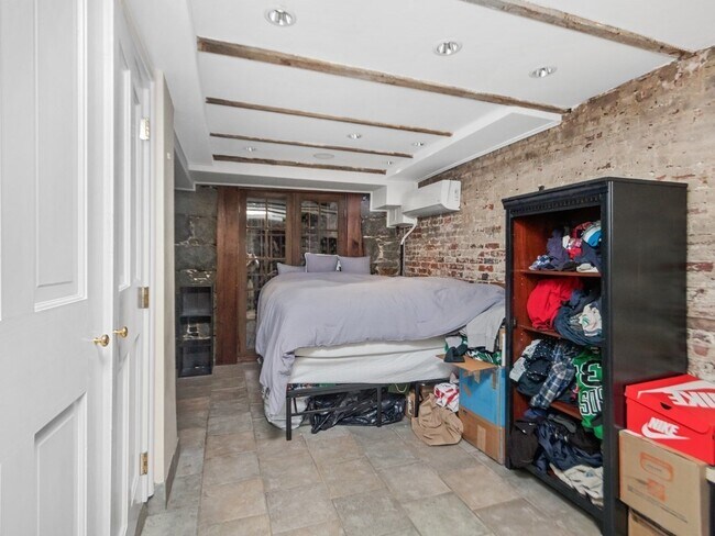 Building Photo - 247 Bunker Hill St