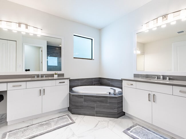 Building Photo - 7191 Montereal Path