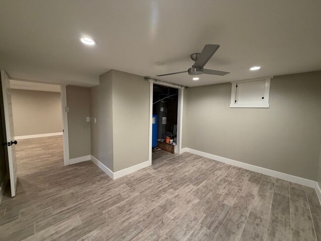 Building Photo - SPACIOUS PROPERTY DOWNTOWN FOR RENT!