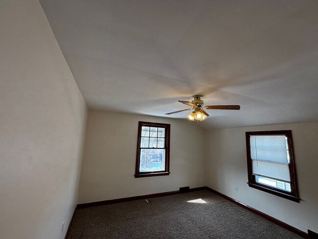 Building Photo - Charming Single Family Home for Rent - Excellent Grove City Location!