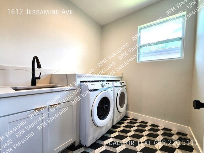 Building Photo - 1612 Jessamine Ave