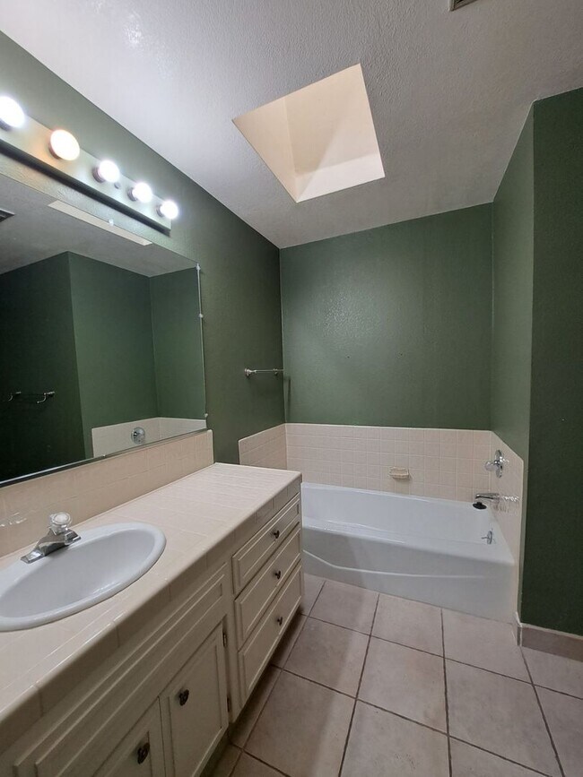 Building Photo - Price lowered & Limited-Time Offer: Get 50% Off Your First Month’s Rent! Beautiful Single Level H...