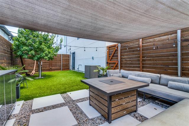 Building Photo - 1925 California Dr