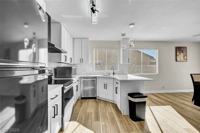 Building Photo - 6009 W Carpenteria Way