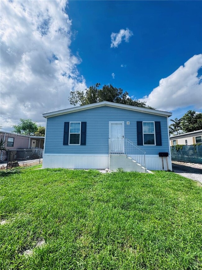 Primary Photo - 13481 SW 8th St