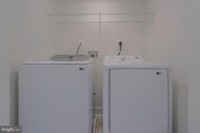 Building Photo - 617 Snapdragon Ct