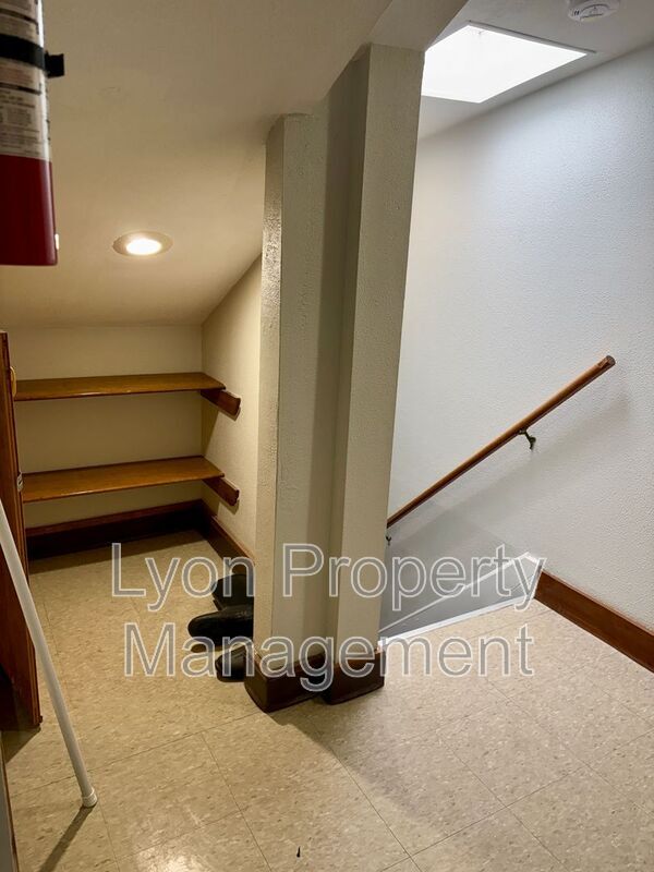 Building Photo - 262 Illinois St