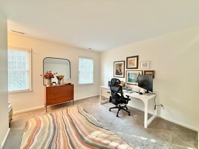 Building Photo - Updated 3BD, 2.5BA Raleigh Home with Modern Finishes and Fenced Yard in a Prime Location