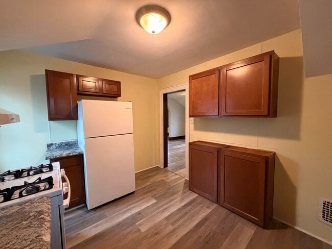 Building Photo - Affordable 1-Bedroom Apartment | Utilities Included | No Laundry