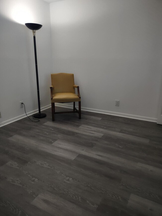 Building Photo - 3212 Strawflower Way