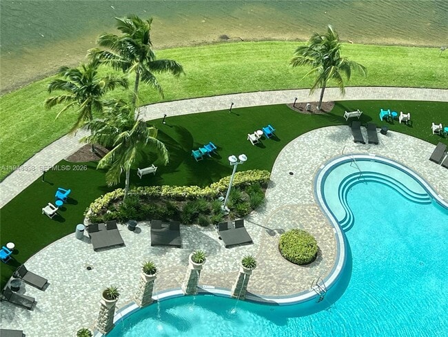 Building Photo - 2681 N Flamingo Rd