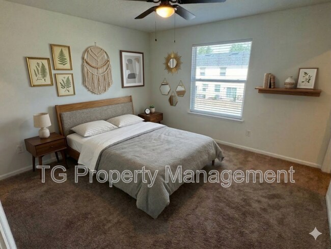 Building Photo - 9877 Fiddleback Ln