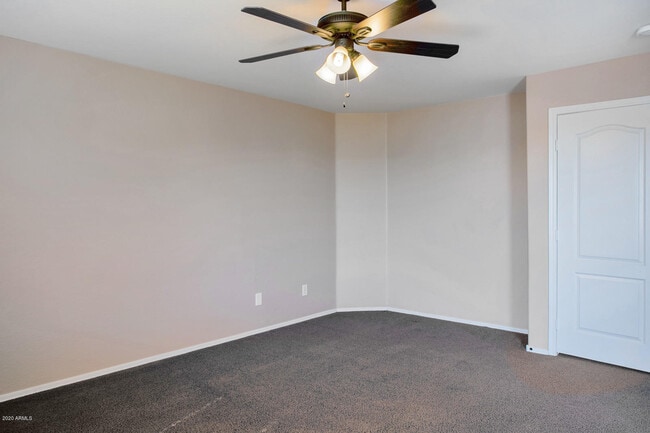 Building Photo - 401 S 166th Dr