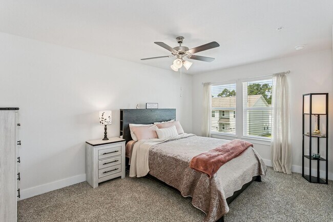 Building Photo - Gated Community | Community Pool | Lawn Care Included | Minutes to Navy Federal!