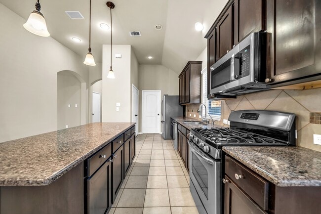 Building Photo - 2614 Winding Creek Way