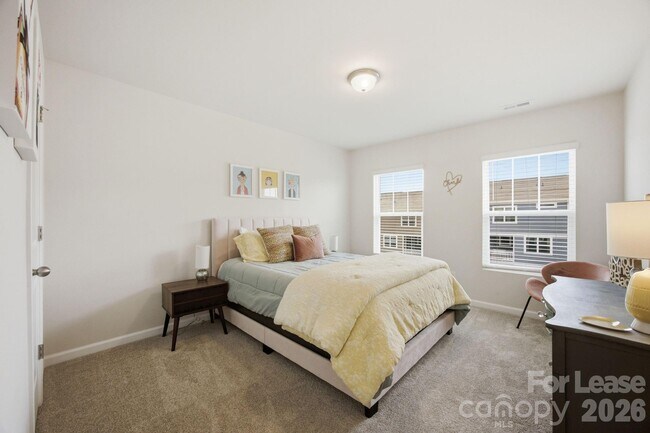 Building Photo - 169 Marron Dr