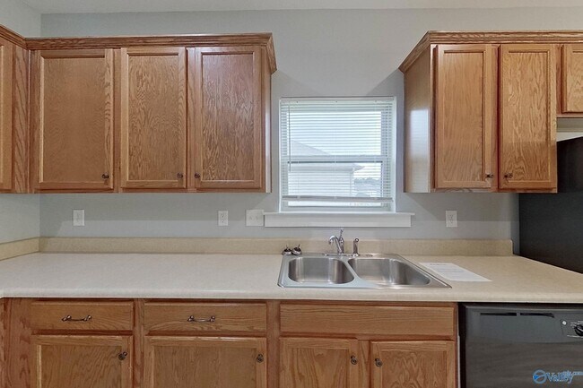 Building Photo - 45 HAWK LN