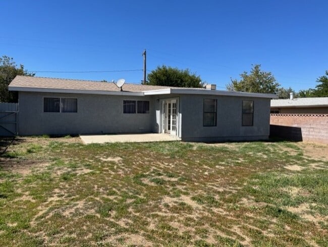 Building Photo - Spacious 3-Bedroom, 2-Bath Home – 1,510 Sq. Ft.