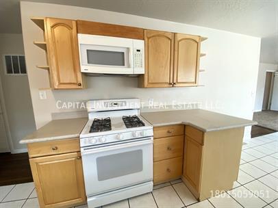 Building Photo - 616 E 5600 S