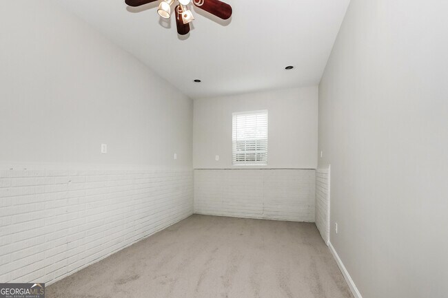Building Photo - 70 Roundtree Xing