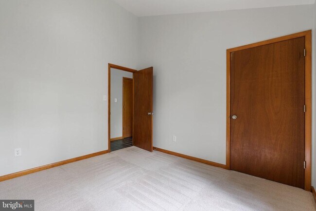 Building Photo - 39368 Longhill Ln