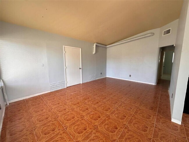 Building Photo - 3 bedroom in North Miami FL 33162