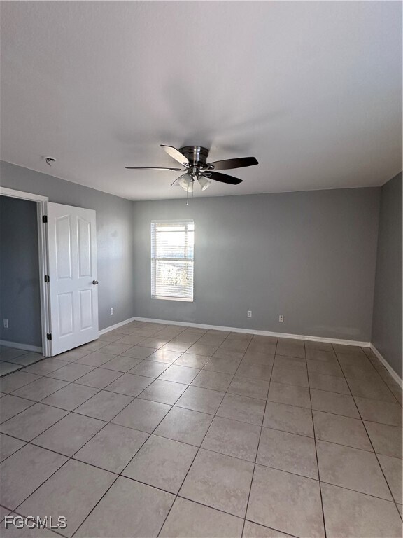 Building Photo - 2926 SE Santa Barbara Pl