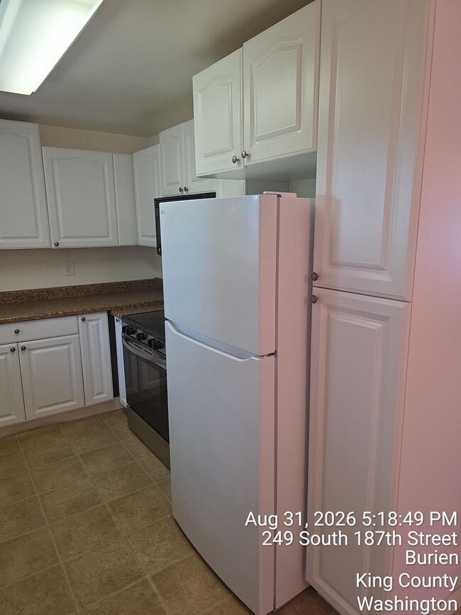 Building Photo - 249 S 187th St