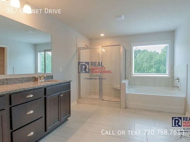 Building Photo - 257 Garnet Dr