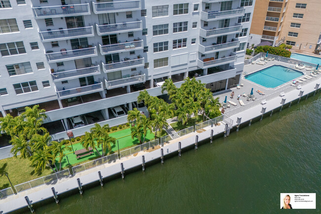 Building Photo - 137 Golden Isles Dr