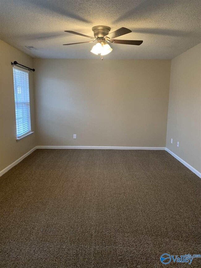 Building Photo - 137 Clover Ridge Dr