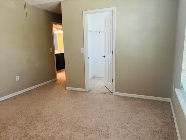 Building Photo - 8622 Lovett Ave