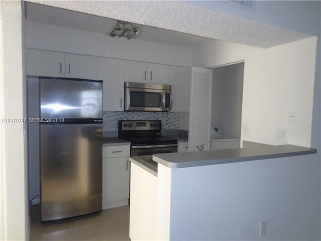 Building Photo - 1267 SW 46th Ave