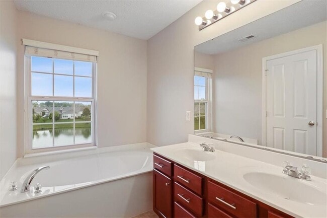 Building Photo - 172 Straughn Ln