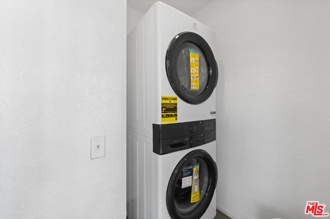 Building Photo - 78650 Ave 42 Ave