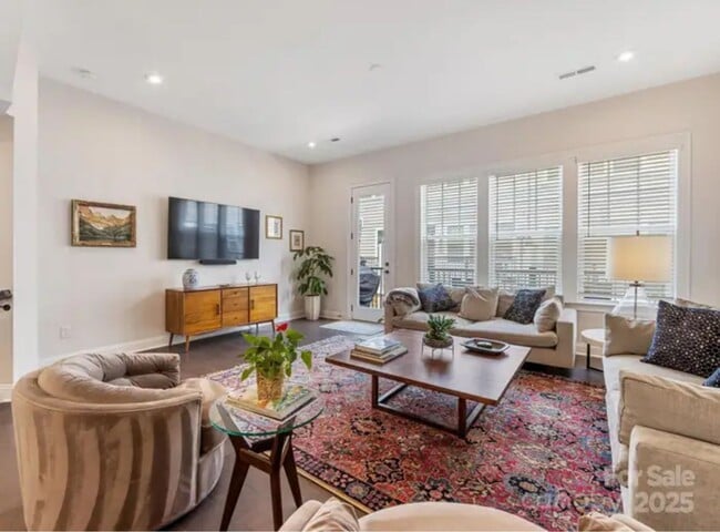 Building Photo - 5018 Harrowsmith Ln