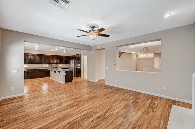 Building Photo - 10588 Isola Bella St