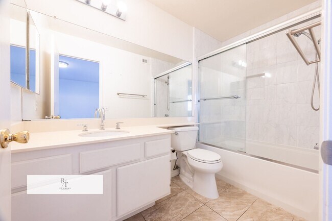 Building Photo - Bright Townhome in Sunset Community with Garage | Chino Valley USD