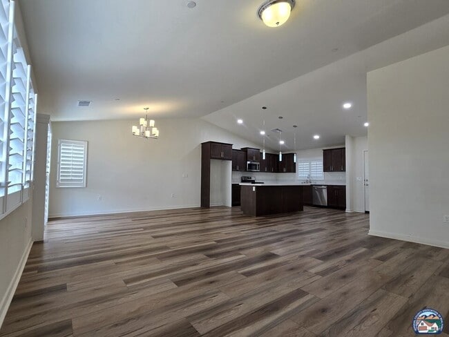 Building Photo - 2403 Dale Ct