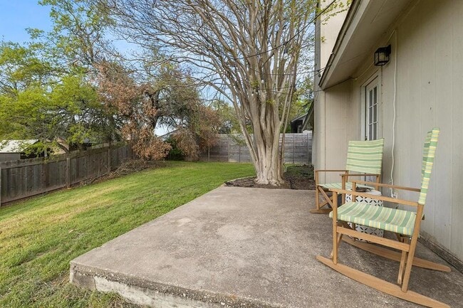 Building Photo - 8303 Red Willow Dr