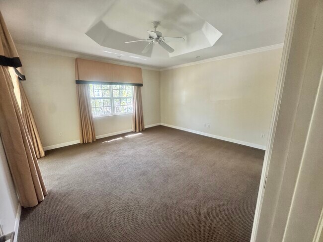 Building Photo - 857 SW 11th Ct