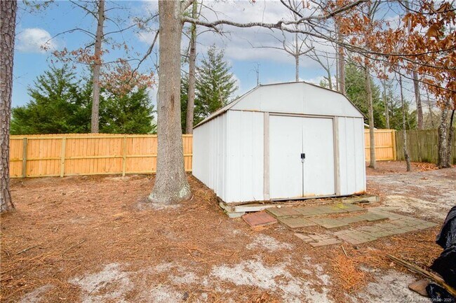 Building Photo - 6030 Greenway Dr